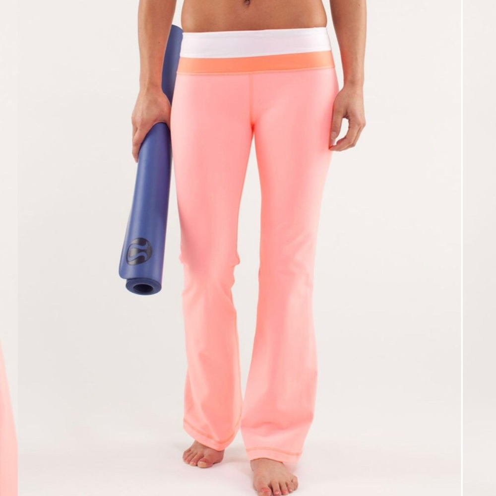 Lululemon peach leggings